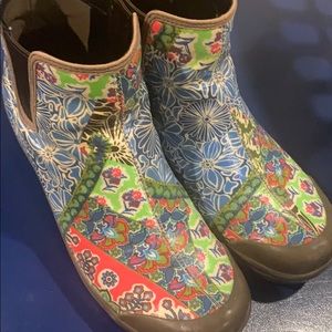 Dansko Vegan rain boots - Rare!!